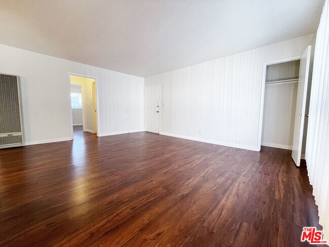 Building Photo - 870 Figueroa Terrace