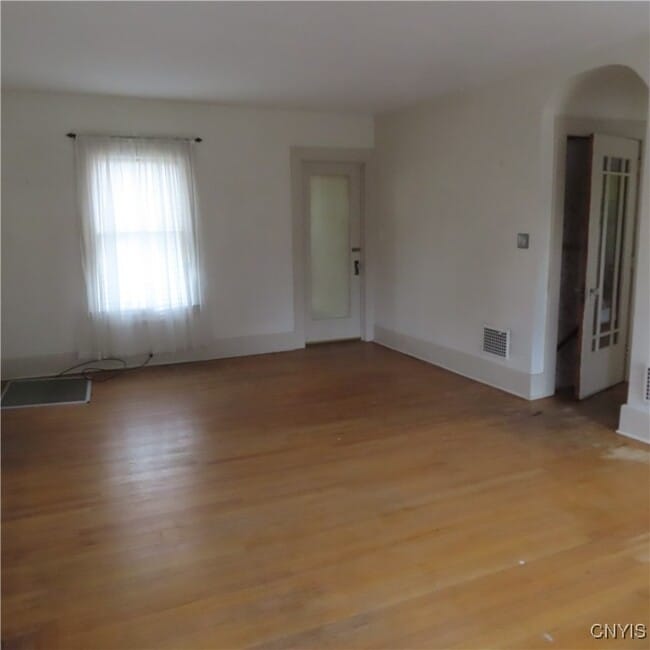Building Photo - 105 Twin Hills Dr