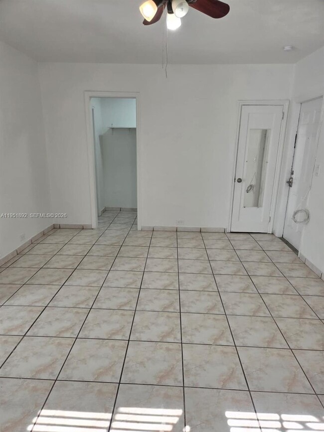 Building Photo - 7124 Bay Dr