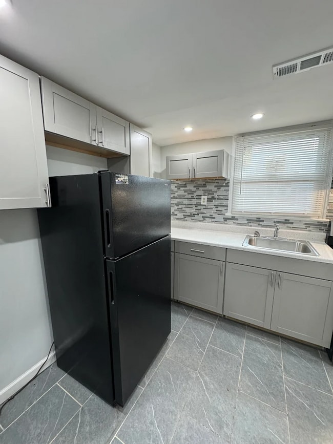 Building Photo - 2630 McCarey St