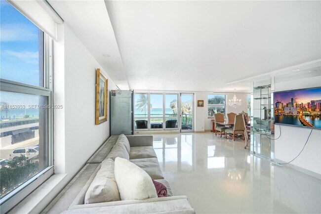 Building Photo - 1912 S Ocean Dr