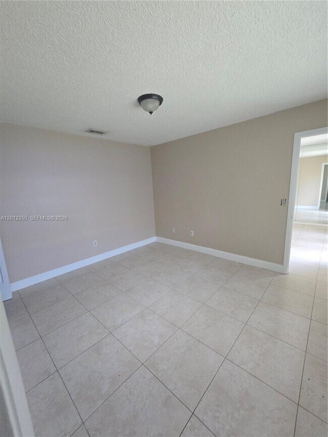 Building Photo - 1630 Sandpiper Blvd