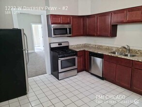 Building Photo - 1222 W Diversey Pky