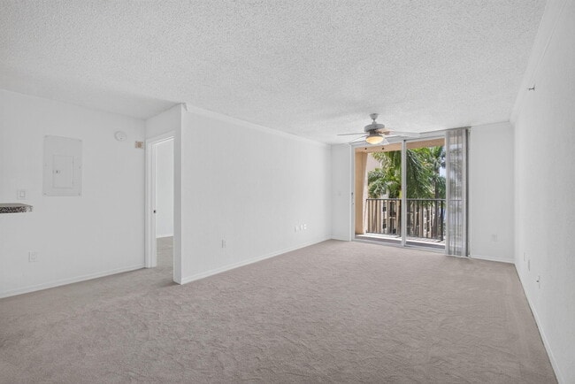 Building Photo - 1801 N Flagler Dr