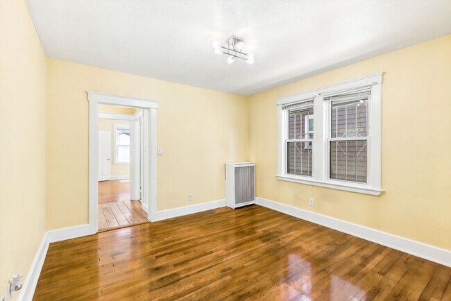 Building Photo - 72 Olney St