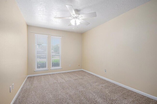 Building Photo - 16007 Brookvilla Dr