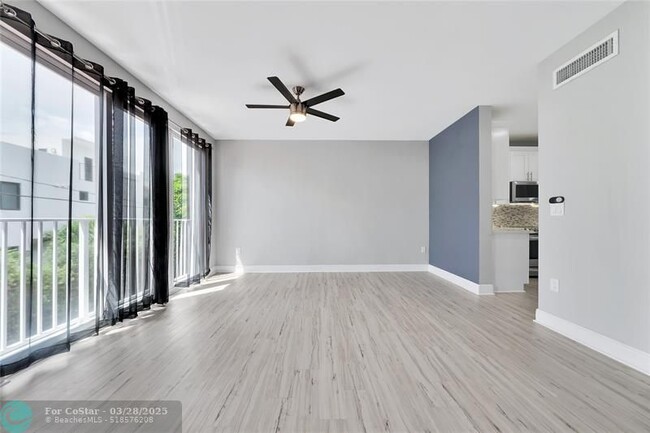 Building Photo - 2725 NE 8th Ave