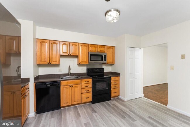 Building Photo - 3713 S George Mason Dr