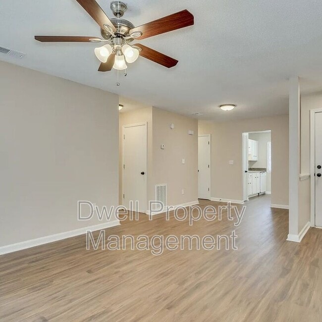 Building Photo - 3510 Woodlake Rd