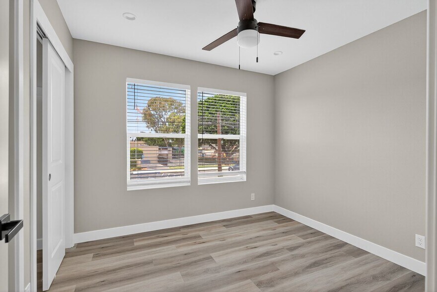 Building Photo - 113 S Lillie Ave