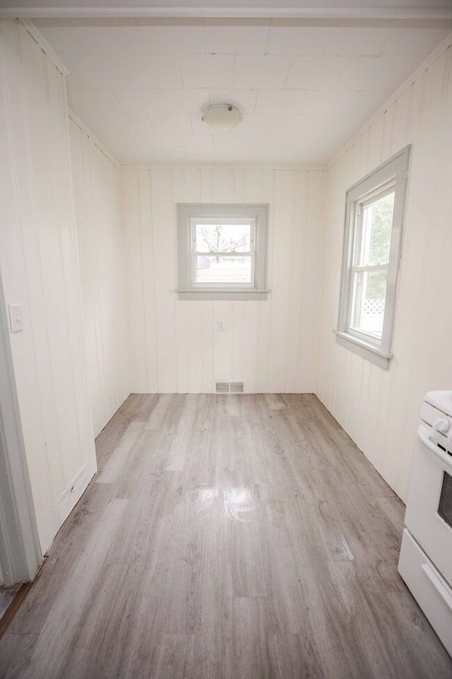 Building Photo - Very Spacious Four Bedroom Home For Rent!