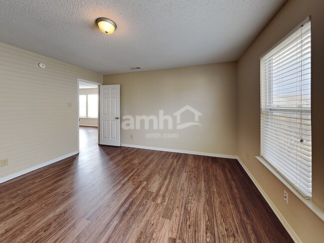 Building Photo - 6850 W Littleton Dr