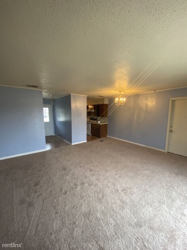 Building Photo - 3 br, 1.5 bath House - 1408 Hammond Dr e.g...