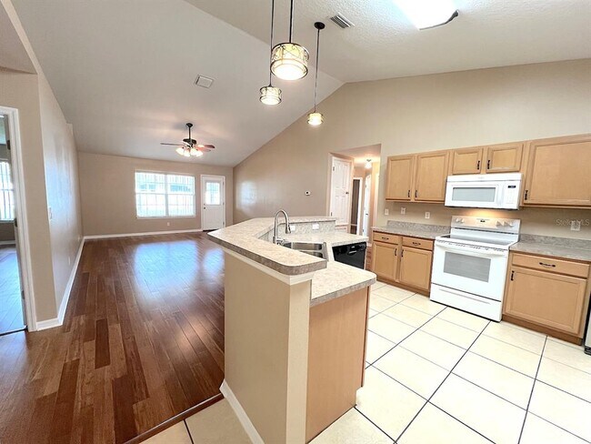 Building Photo - 70 Pheasant Dr