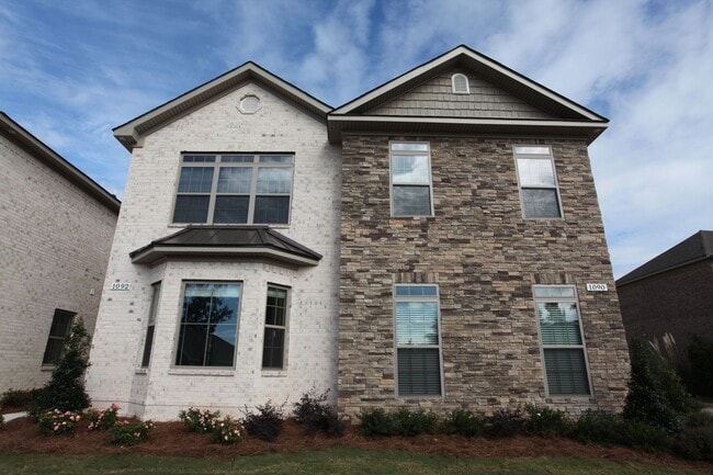 Building Photo - Townhome at Runningvine!