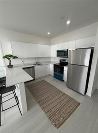 Building Photo - 1091 E 17th St