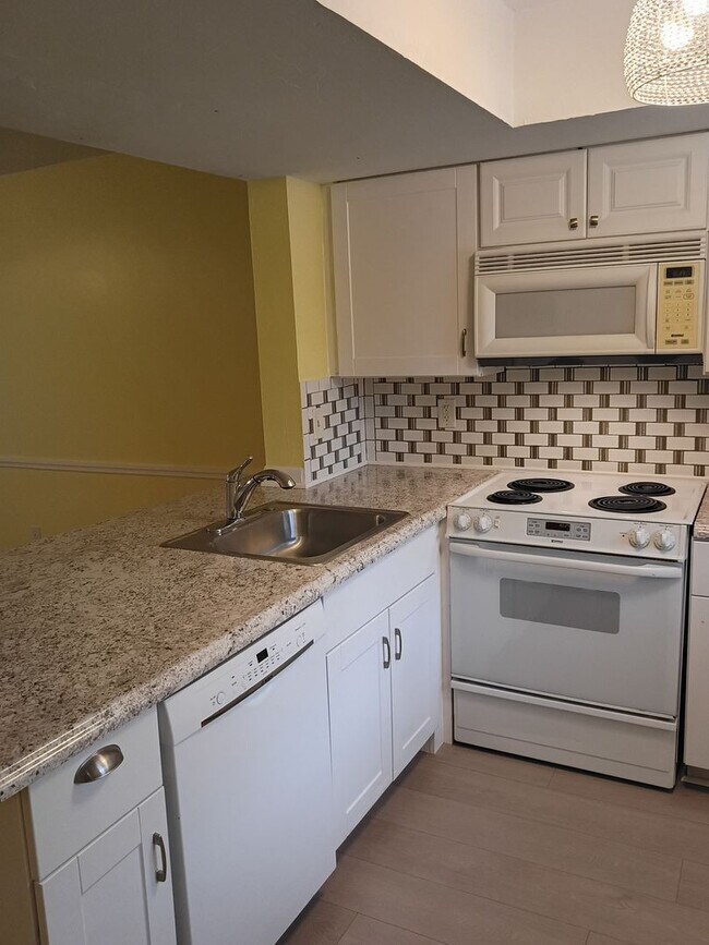 Building Photo - WESTWIND COMMUNITY