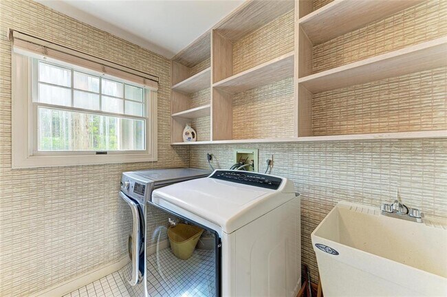 Building Photo - 4473 Gulf of Mexico Dr