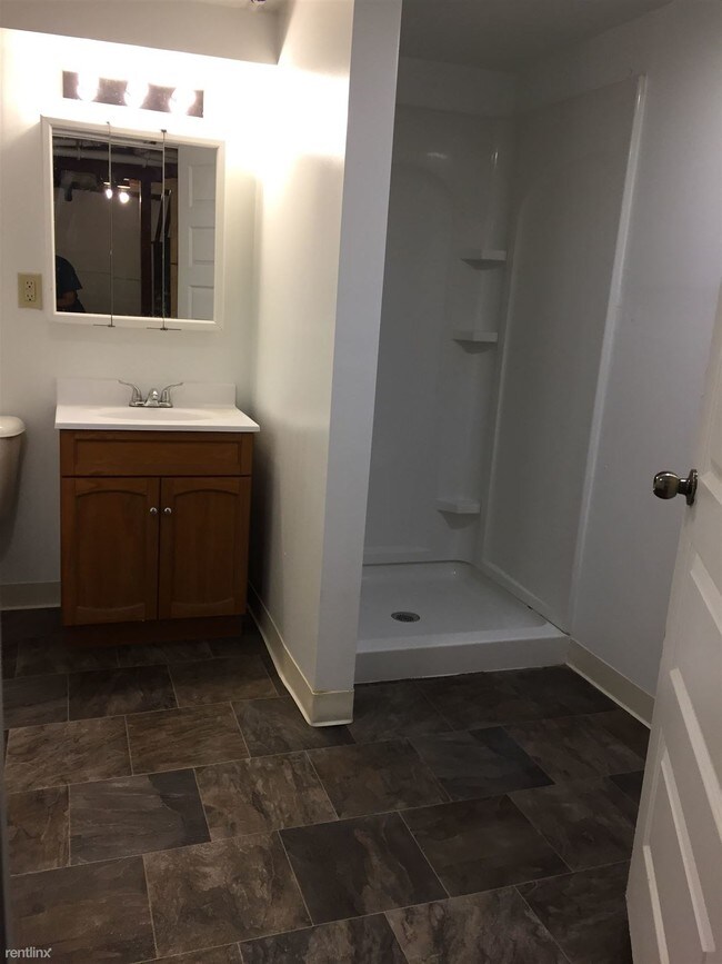 Building Photo - 4 br, 2 bath House - 1139 W Lovell St