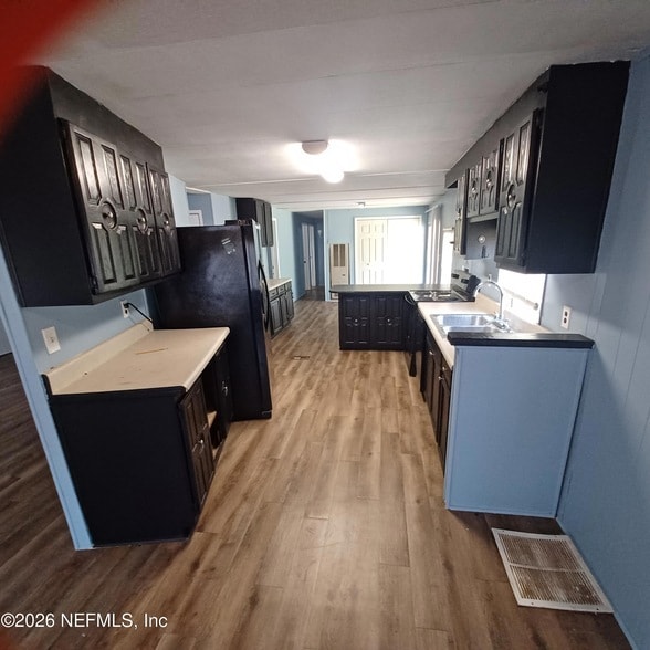 Building Photo - 463 Logan Ave