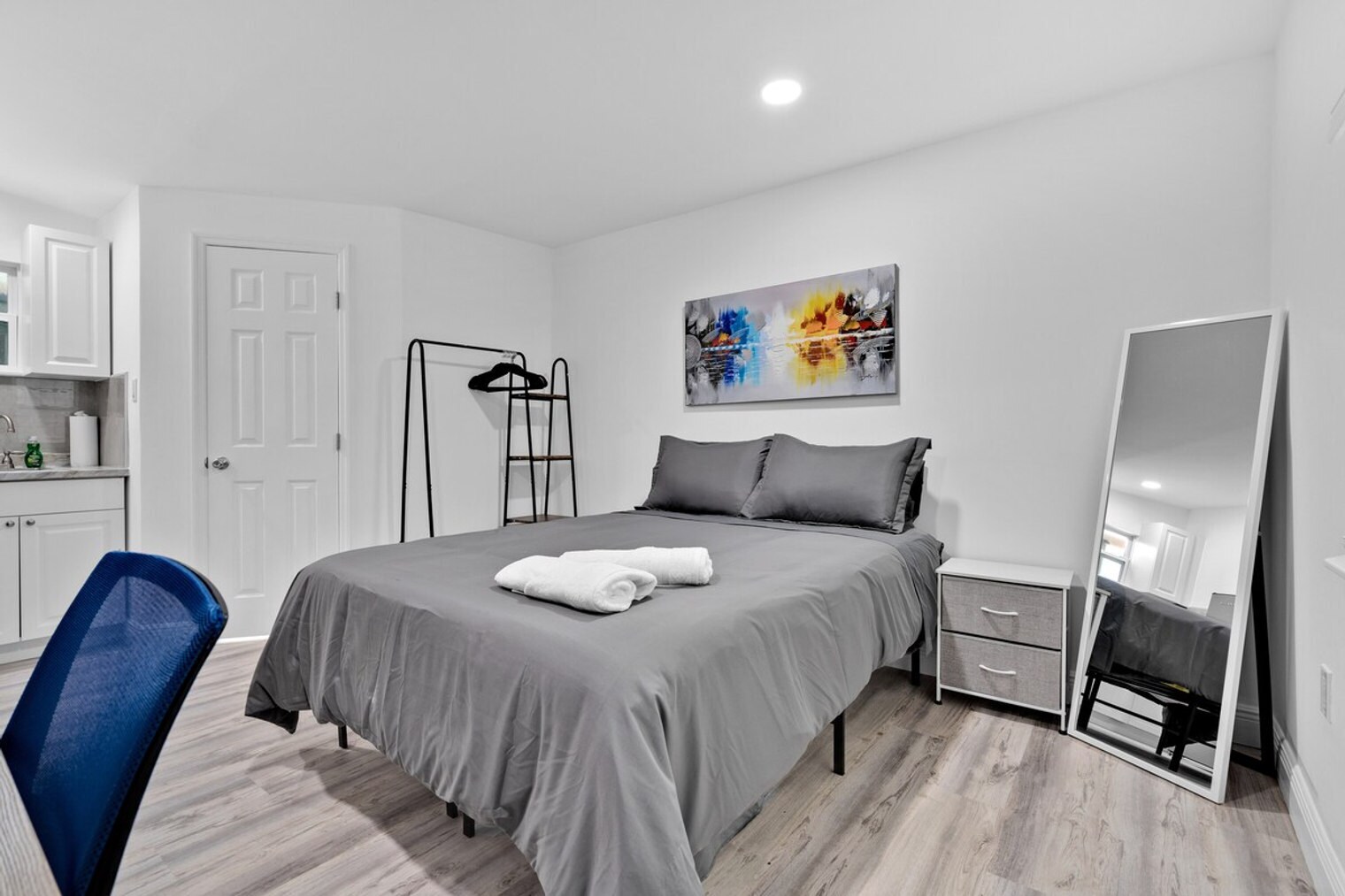 Building Photo - 2610 SW 31st Ave