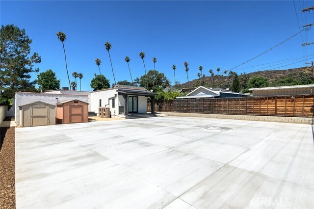 Building Photo - 5124 N Maywood Ave