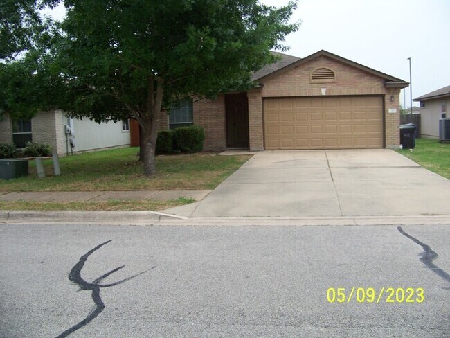 Building Photo - Excellent 3 bedroom 2 bath home in Hutto