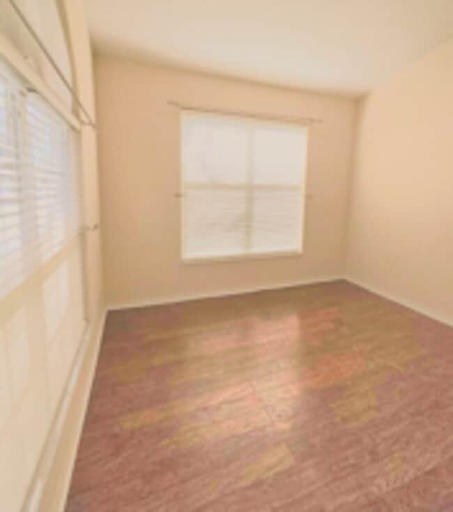 Building Photo - 691 Lakeworth Cir