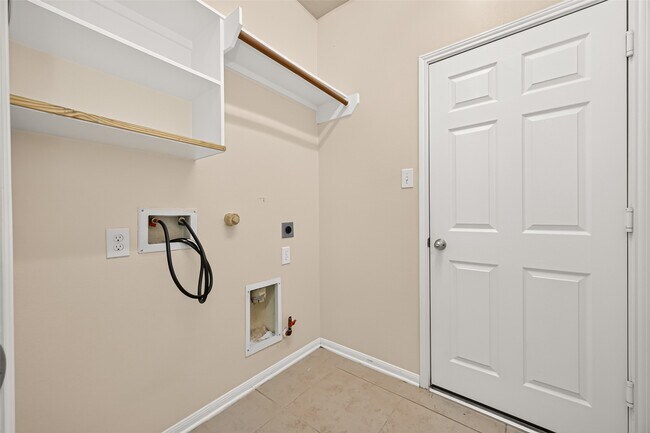 Building Photo - 6847 Tammany Manor Ln
