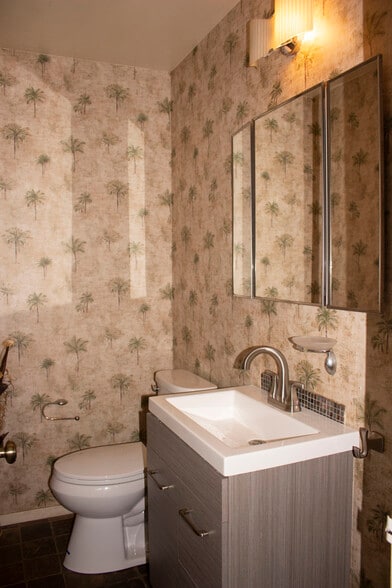 1/2 bath - 49 Amethyst Way