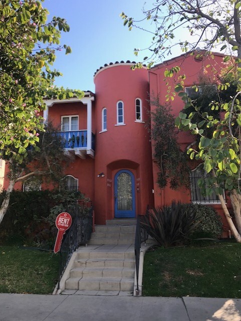 front of building - 918 1/2 S Orange Grove Ave