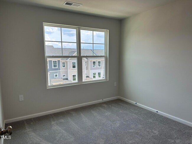 Building Photo - 603 Gimari Dr