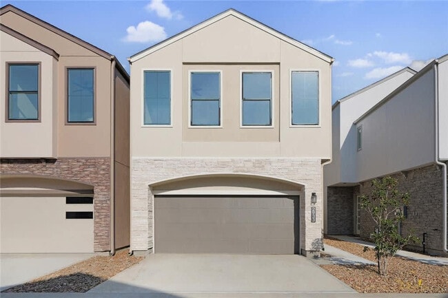 Building Photo - 2931 El Fenice Ln