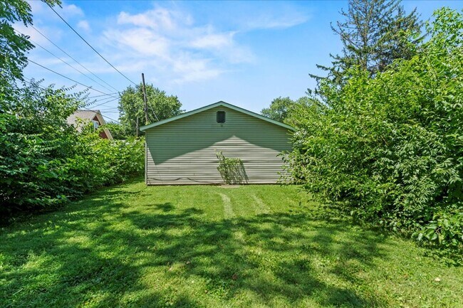 Building Photo - 2119 White Ave