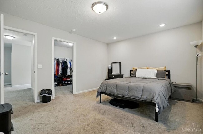 Building Photo - 720 Diamond Loop