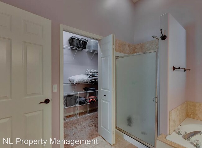 Building Photo - 5 br, 3 bath House - 19617 Poppleton Ave