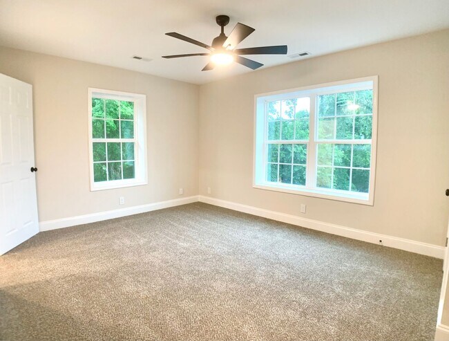 Building Photo - 917 Sinclair Dr
