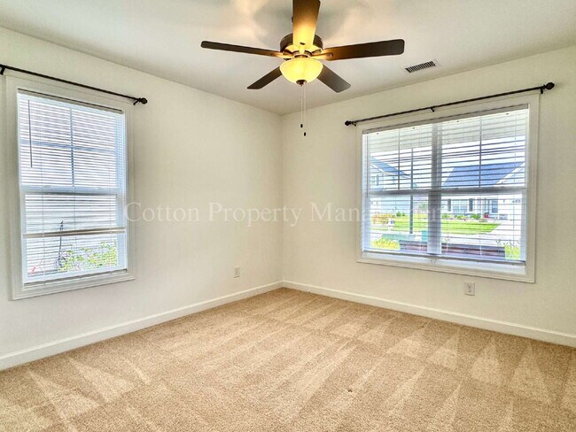 Building Photo - 5283 Vespar Ct