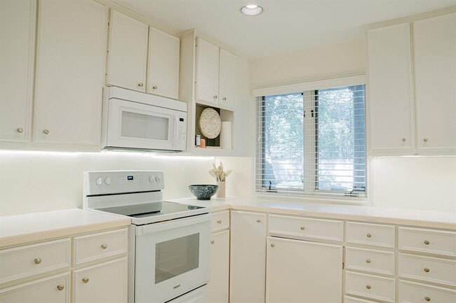Building Photo - 6313 Crab Orchard Rd