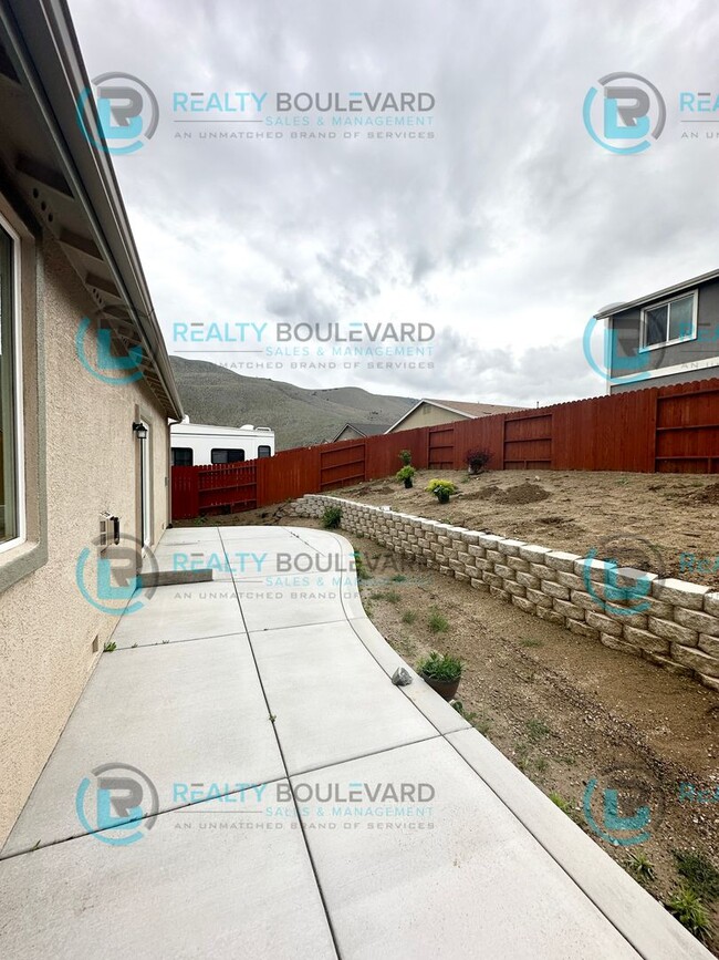 Building Photo - Beautiful 3 Bedroom located in Cold Springs!