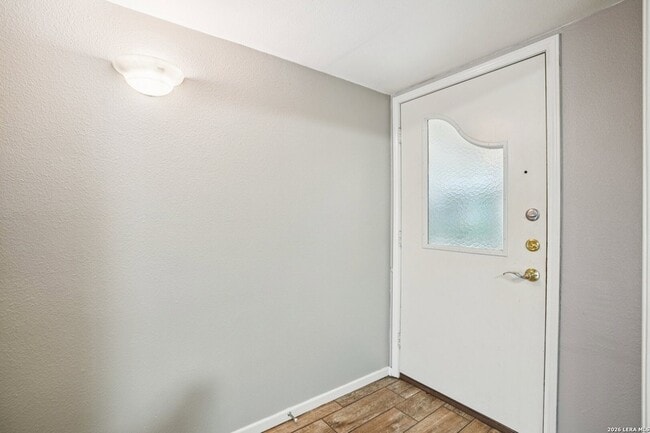 Building Photo - 6106 Vance Jackson Rd