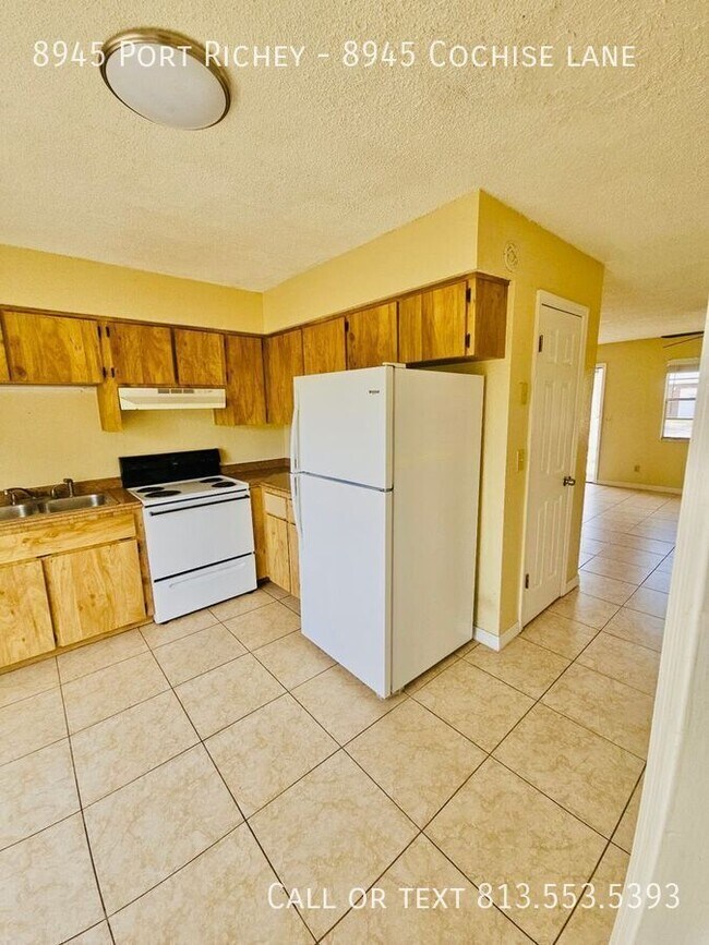 Building Photo - 8945 Port Richey Port