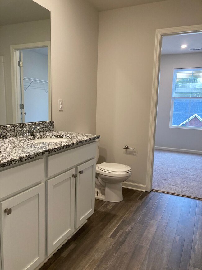 Building Photo - 117 Elegance Wy