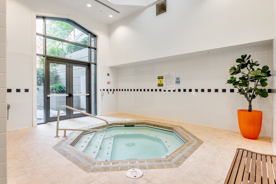 Building Photo - 1420 Terry Ave