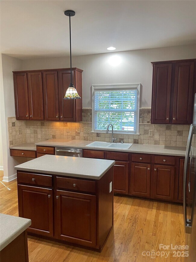 Building Photo - 113 Abbotsbury Ct