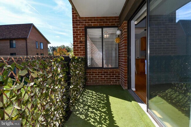 Building Photo - 15311 Beaverbrook Ct