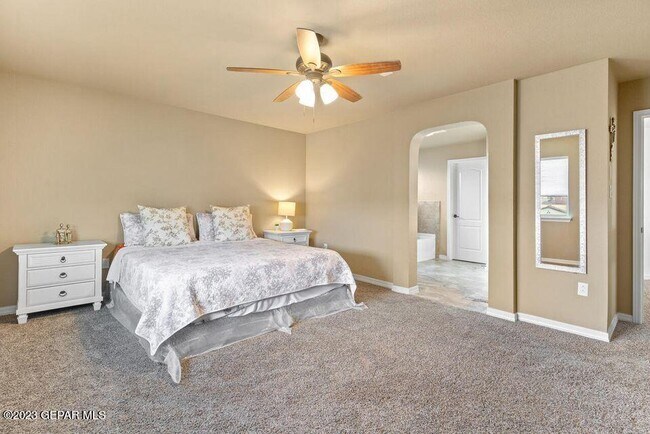 Building Photo - 14536 Shady River