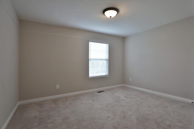 Building Photo - 1412 Leesland Dr
