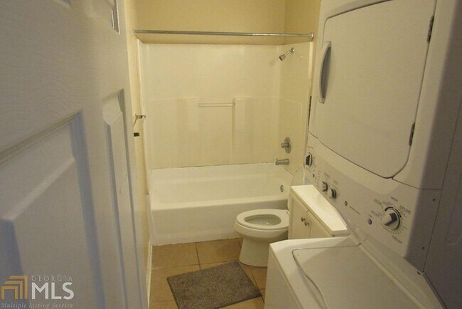 Building Photo - 2284 Alvin Dr NW