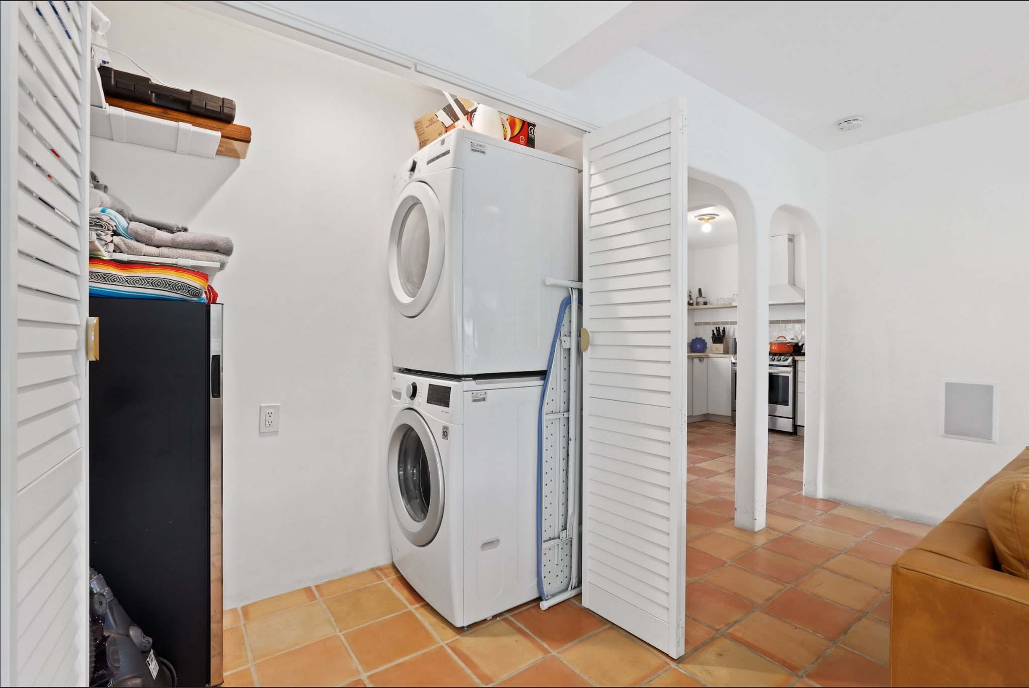 laundry - 227 N Avenue 50